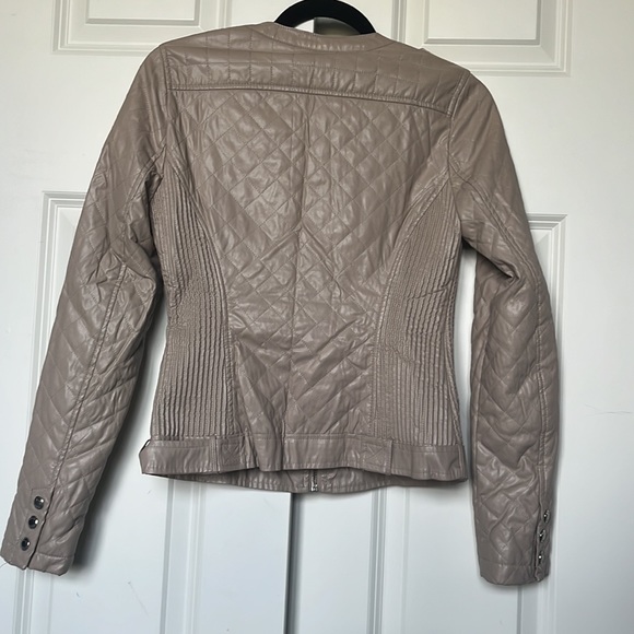 Light brown leather jacket - Picture 2 of 3